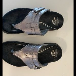 Size 6, pewter, Abel sandals